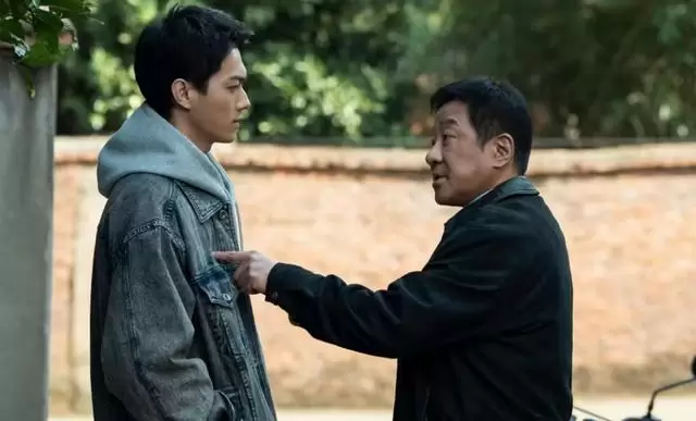 《方圆八百米》高松格自杀引爆父子对立主线 | 情报图 《方圆八百米》高松格自杀引爆父子对立主线 | 情报图