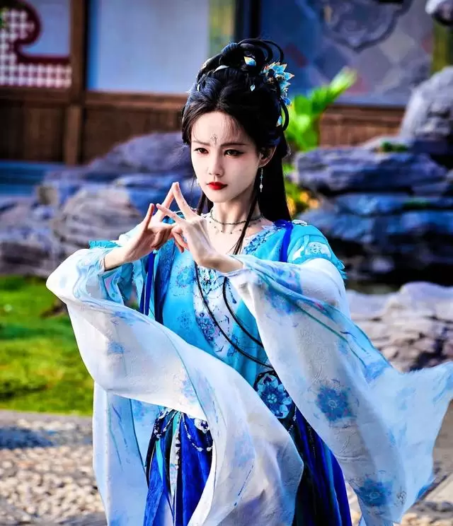 腾讯芒果爱奇艺齐推新剧,《古乐风华录》《等到你》等五部重点剧集定档动态 | 细节速览 腾讯芒果爱奇艺齐推新剧,《古乐风华录》《等到你》等五部重点剧集定档动态 | 细节速览